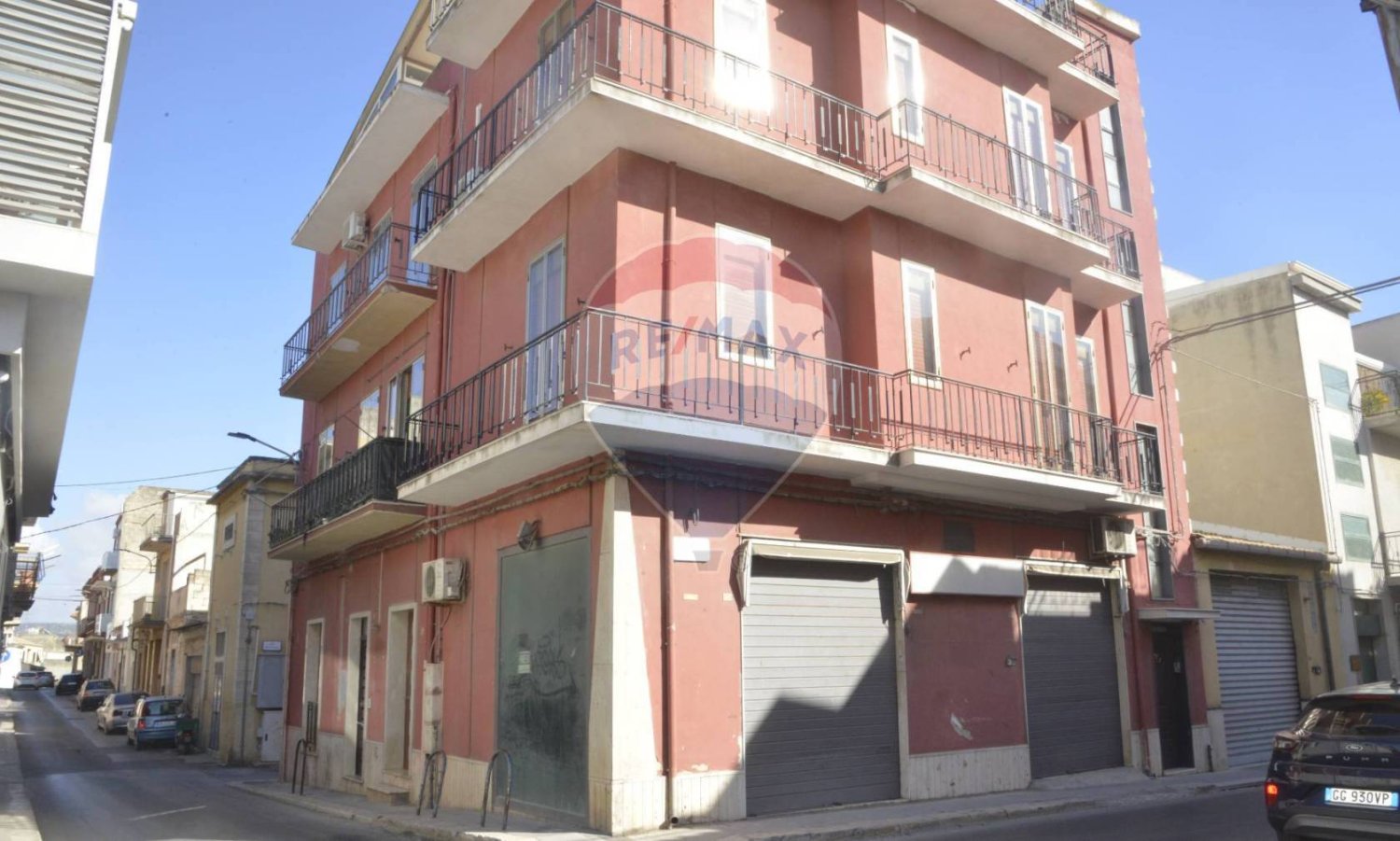 4 bedrooms House in Vittoria, Italy No. 273003