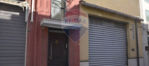 4 bedrooms House in Vittoria, Italy No. 273003 2