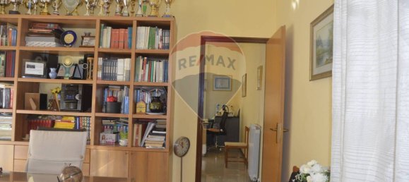 4 bedrooms House in Vittoria, Italy No. 273003 9
