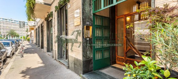 2 bedrooms Apartment in Milan, Italy No. 291805 3