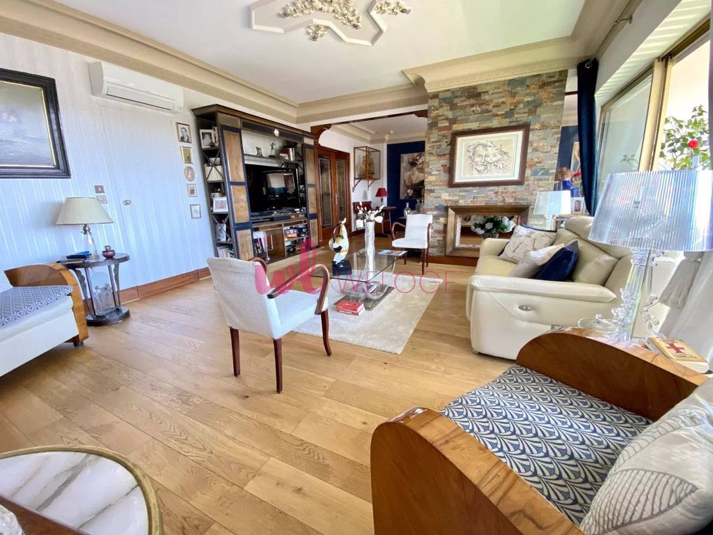 Dúplex de 4 dormitorios en Bordeaux, France No. 97388