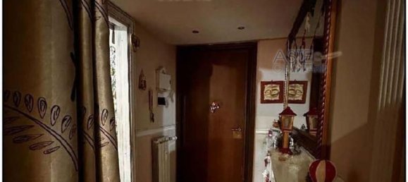 4 bedrooms Apartment in Rome, Italy No. 335495 11