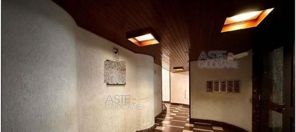 4 bedrooms Apartment in Rome, Italy No. 335495 9