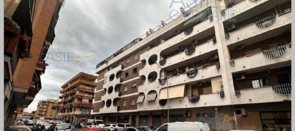 4 bedrooms Apartment in Rome, Italy No. 335495 23