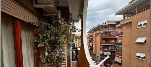 4 bedrooms Apartment in Rome, Italy No. 335495 22