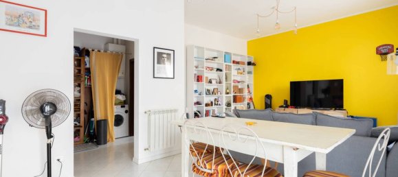 1 bedroom Apartment in Bologna, Italy No. 258498 2