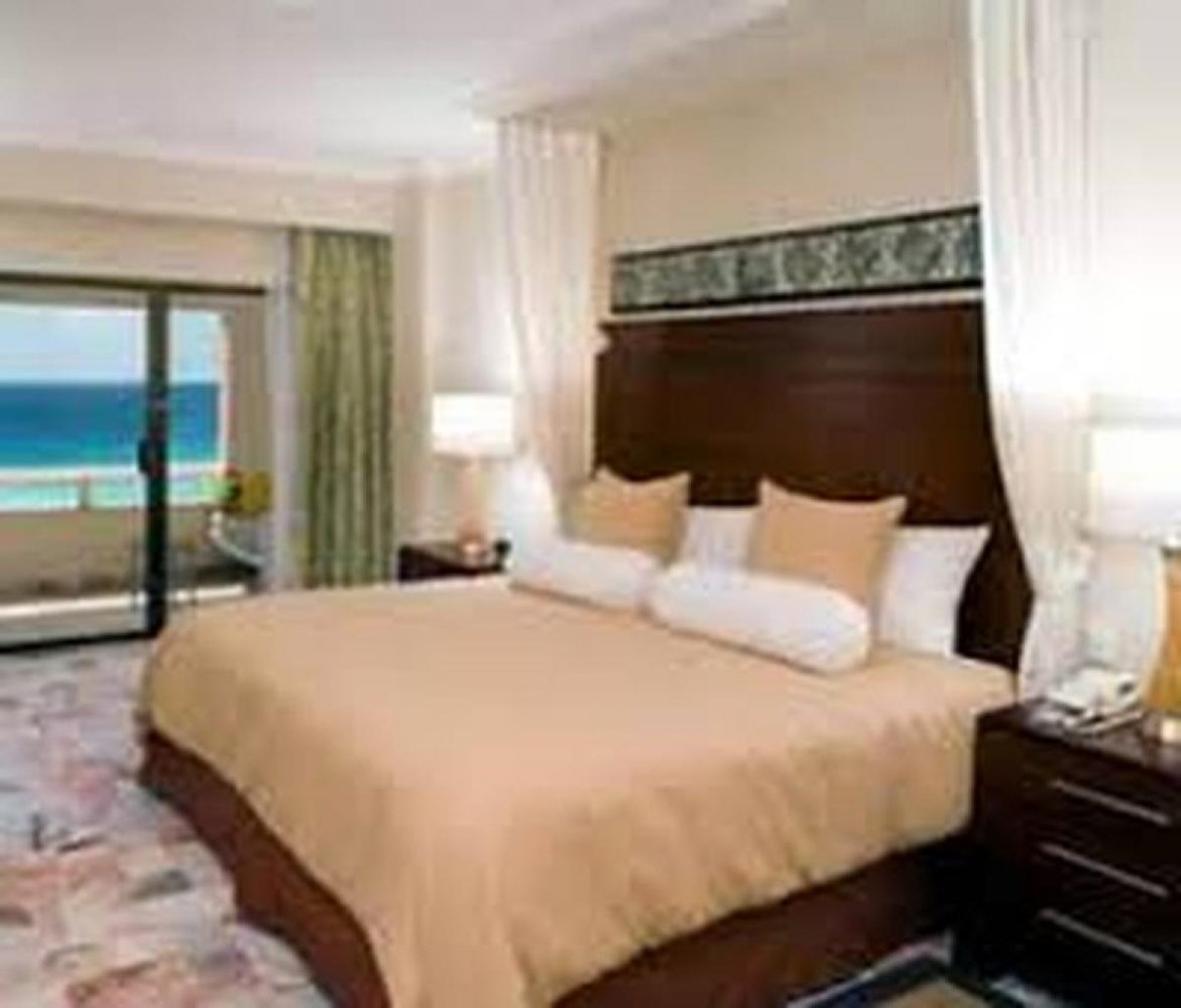 139m² Building in Mexico No. 202006