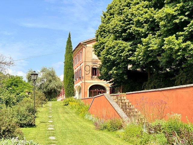 4 bedrooms Castles in Pieve di Soligo, Italy No. 404432