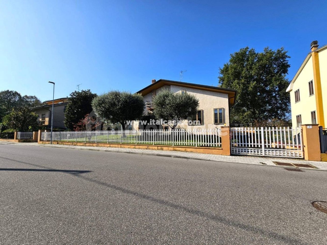 5 bedrooms Villa in Borgo Virgilio, Italy No. 353796