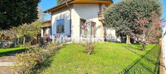 5 bedrooms Villa in Borgo Virgilio, Italy No. 353796 3