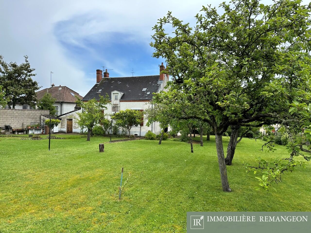 3 bedrooms House in Vierzon, France No. 63825