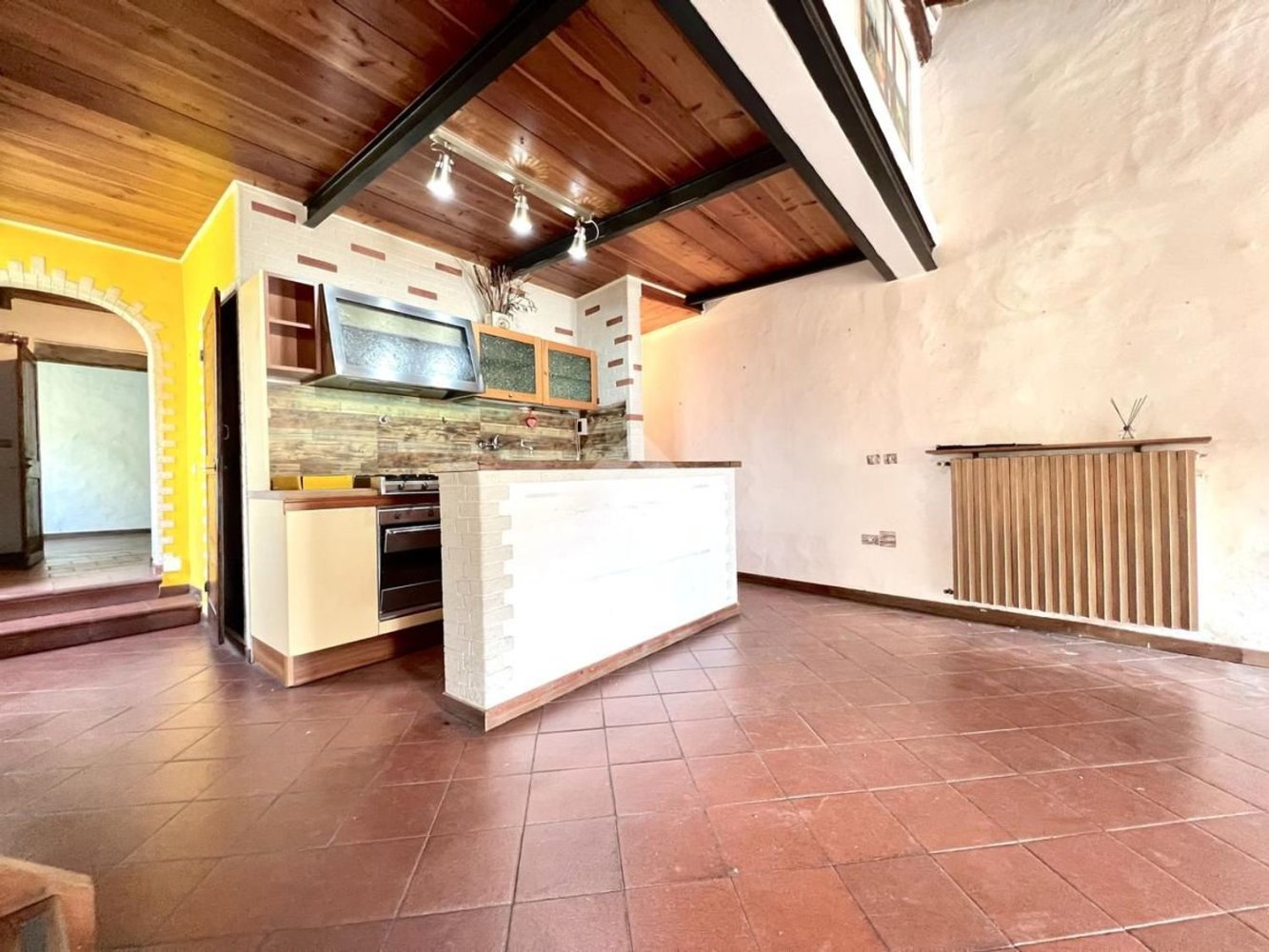 5 rooms Apartment in Florence, Italy No. 202673