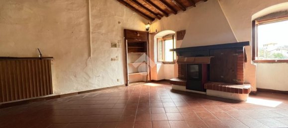 5 rooms Apartment in Florence, Italy No. 202673 12