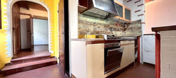 5 rooms Apartment in Florence, Italy No. 202673 11