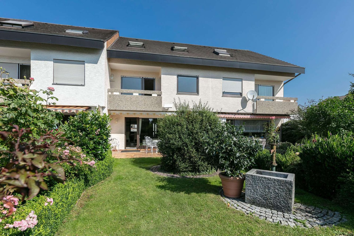 7غرفة تاون هاوس في Neu-Ulm, Germany رقم 115259