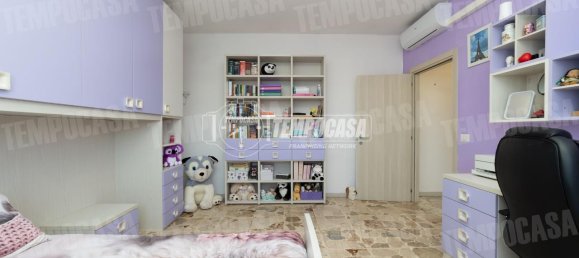 Квартира с 4 комнатами в Сериате, Италия № 152442 8