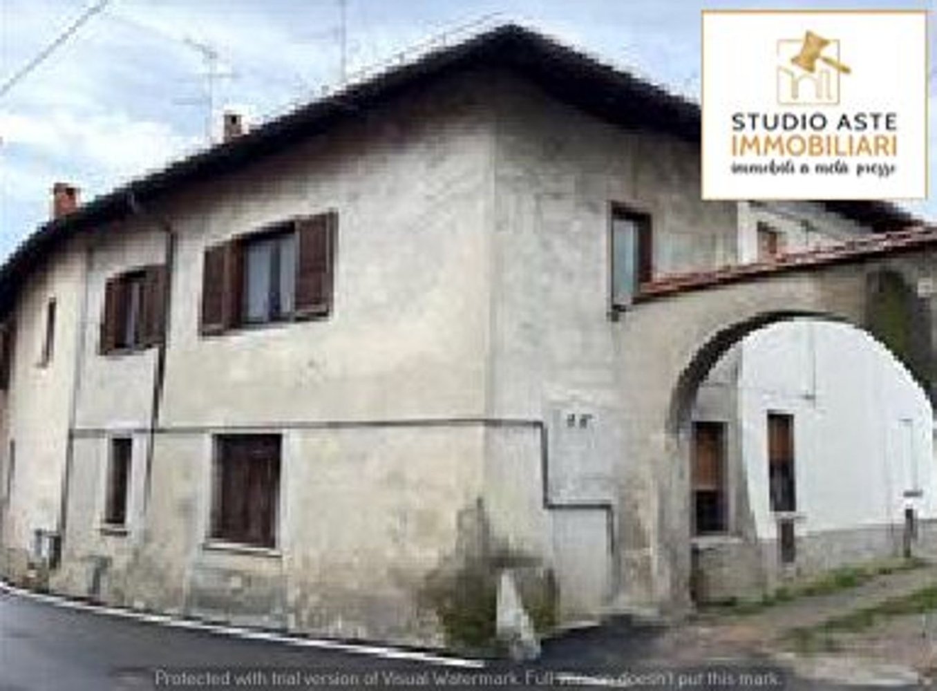 3غرفة شقة في Sumirago, Italy رقم 183311