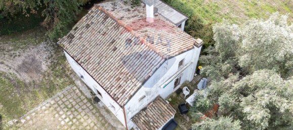 Дом с 3 спальнями в Монте Сан Вито, Италия № 21104 3