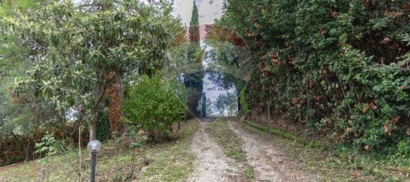 Дом с 3 спальнями в Монте Сан Вито, Италия № 21104 8