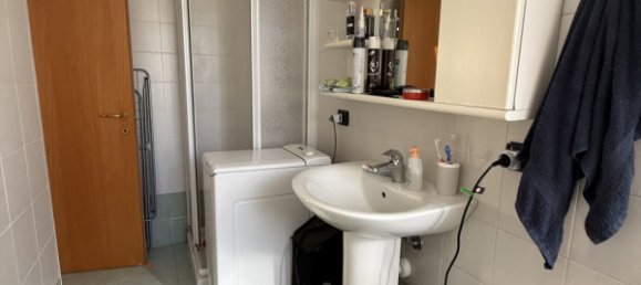 Studio in Castel d'Azzano, Italy, Nr. 377377 3