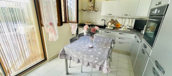 5 rooms House in Valenzano, Italy No. 26631 11