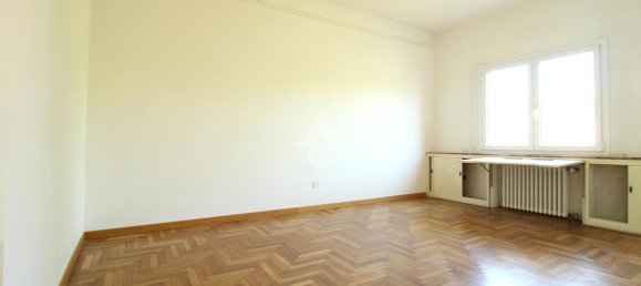 4 rooms Apartment in Mirandola, Italy No. 163862 11