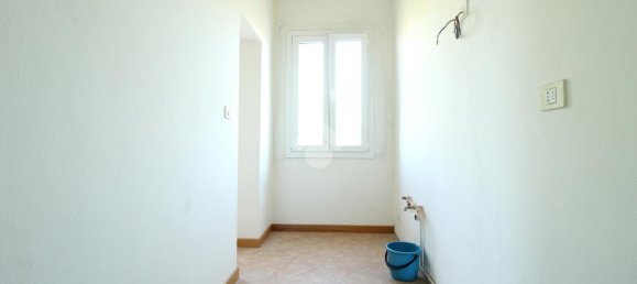 4 rooms Apartment in Mirandola, Italy No. 163862 8