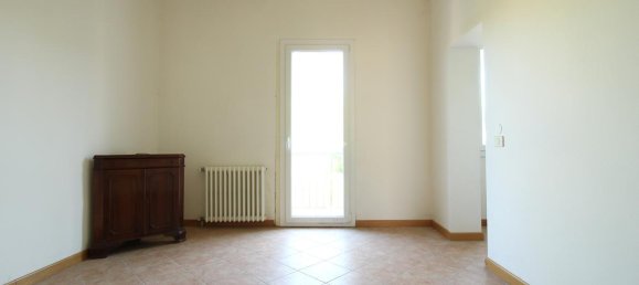 4 rooms Apartment in Mirandola, Italy No. 163862 5