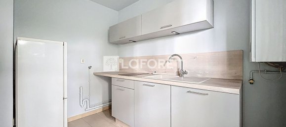 1 bedroom Apartment in Villejuif, France No. 182162 4