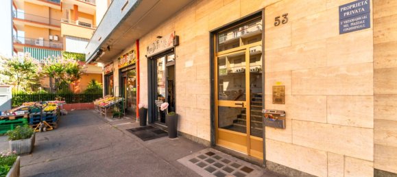 3 bedrooms Apartment in Turin, Italy No. 380315 3