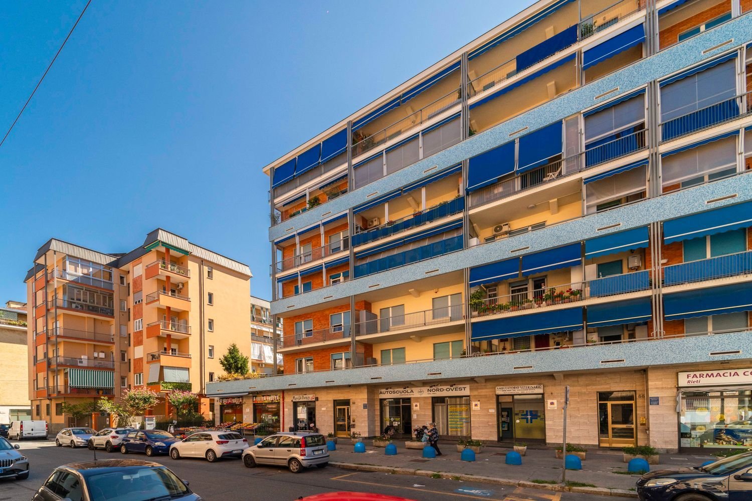 3 bedrooms Apartment in Turin, Italy No. 380315