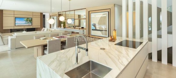 Villa de 5 dormitorios en Marbella, Spain No. 72742 4