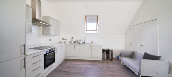 1 bedroom Apartment in South Croydon, United Kingdom No. 10879 3