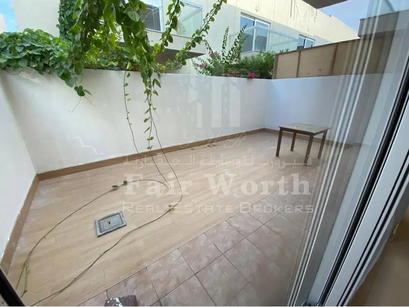 3 bedrooms Villa in International City, UAE No. 1005