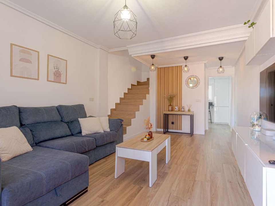 2 bedrooms Villa in Torrevieja, Spain No. 282967