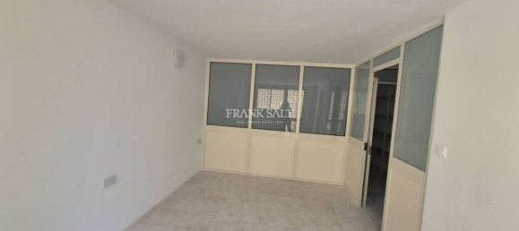 Bungalow de 3 dormitorios en Saint Paul's Bay, Malta No. 7810 9