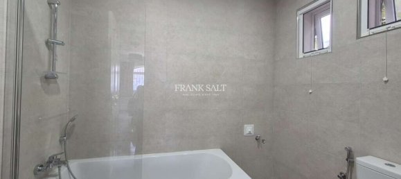 Bungalow de 3 dormitorios en Saint Paul's Bay, Malta No. 7810 7