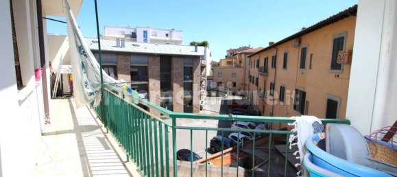 Apartamento de 2 dormitorios en Pisa, Italy No. 352456 4