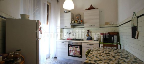 Apartamento de 2 dormitorios en Pisa, Italy No. 352456 3