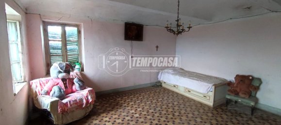 4 rooms House in Azzano d'Asti, Italy No. 144504 17