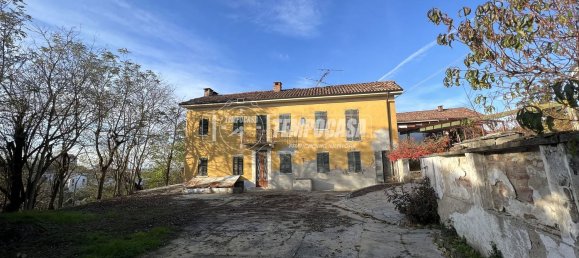4 rooms House in Azzano d'Asti, Italy No. 144504 2