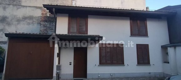 2 bedrooms Apartment in Mariano Comense, Italy No. 323738 3