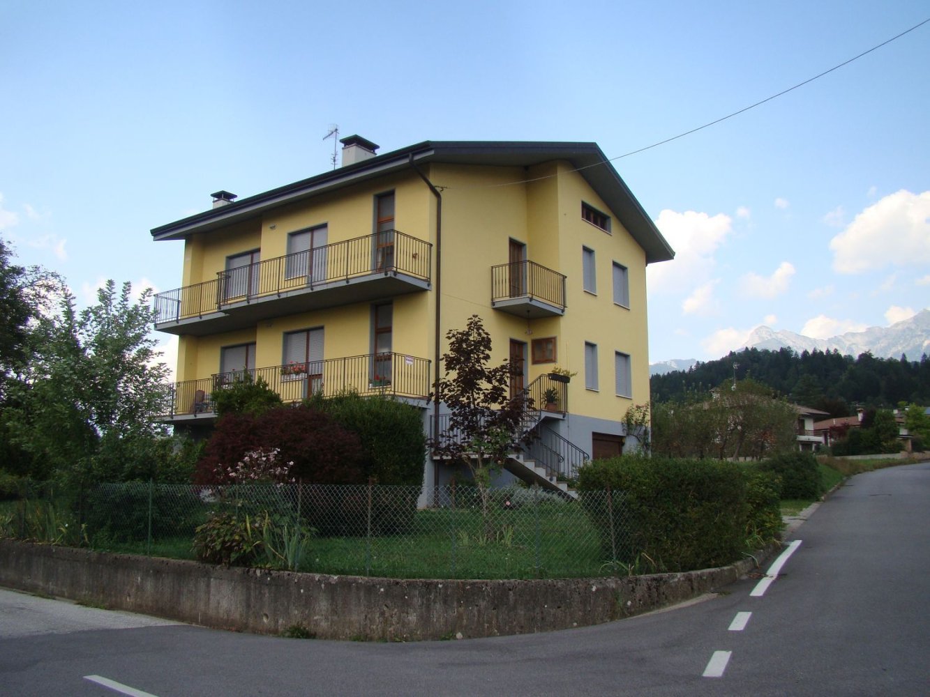 Casa de 10 habitaciónes en Udine, Italy No. 255418