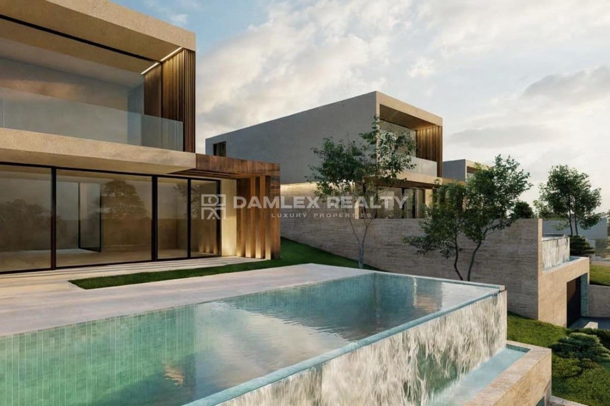 240m² Land in Calonge, Spain No. 154108