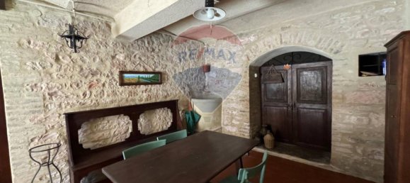 Дом с 4 комнатами в Ночера Умбра, Италия № 7454 6