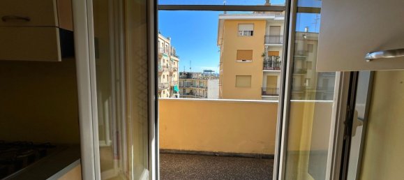 3-Zimmer Wohnung in Genoa, Italy, Nr. 271866 2