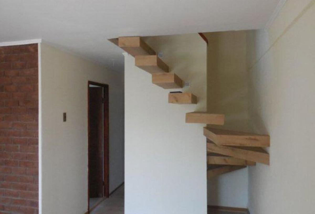 4 bedrooms House in Santiago, Chile No. 4206