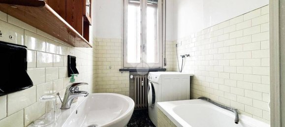 2 bedrooms Apartment in Reggio Emilia, Italy No. 380497 16