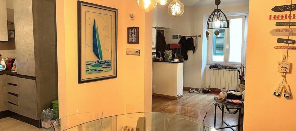 Apartamento de 2 habitaciónes en Genoa, Italy No. 39491 8