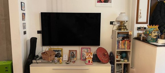 Apartamento de 2 habitaciónes en Genoa, Italy No. 39491 5